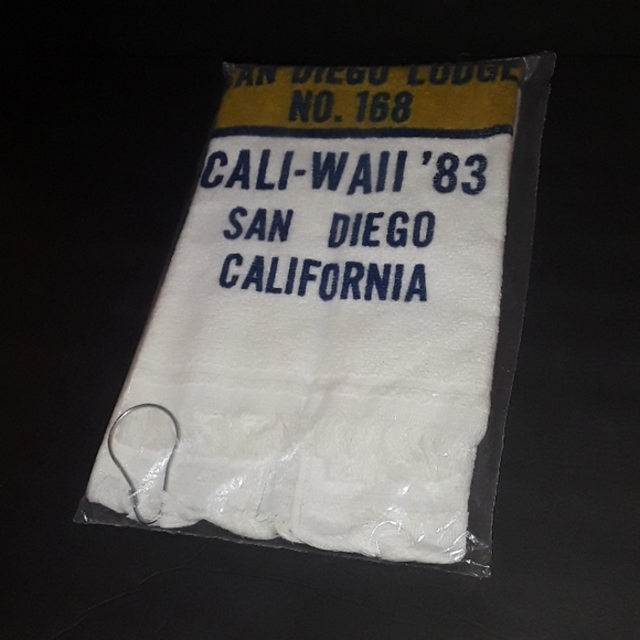 NEW ELKS 1983 BPOE SAN DIEGO 168 TOWEL SEALED - Picture 4 of 5